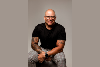 Dr. Gilberson Wanderley Silva explica que seguir um guia pré-operatório completo é essencial para segurança em cirurgias plásticas.