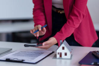 Alex Nabuco dos Santos reforça como os seguros imobiliários são aliados essenciais em tempos de instabilidade climática.