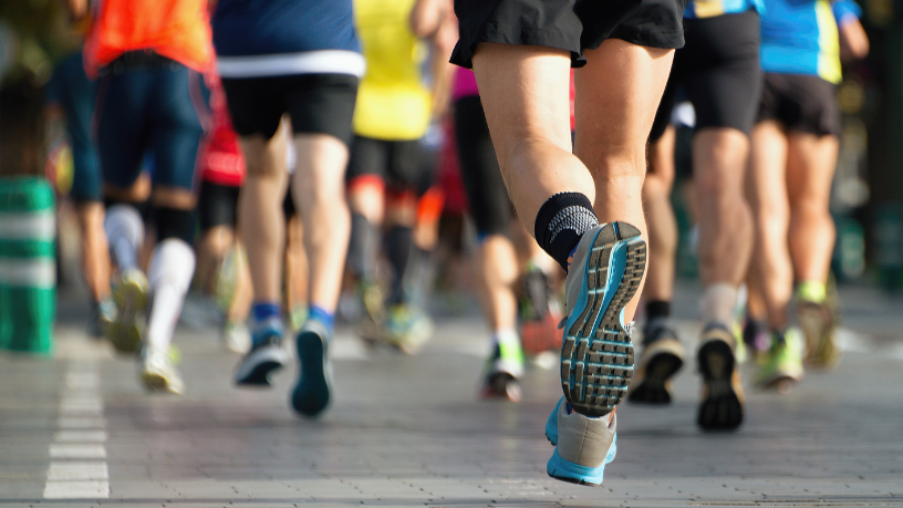 Marcio Velho da Silva destaca como a corrida de rua transforma o corpo, a mente e o modo de viver.