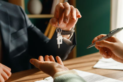 Fundos imobiliários continuam atraindo investidores por unirem estabilidade, renda passiva e proteção contra a inflação — visão reforçada por Francisco Gonçalves Perez.