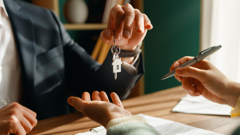 Fundos imobiliários continuam atraindo investidores por unirem estabilidade, renda passiva e proteção contra a inflação — visão reforçada por Francisco Gonçalves Perez.